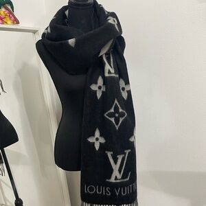 Louis Vuitton Black and White Logo Scarf